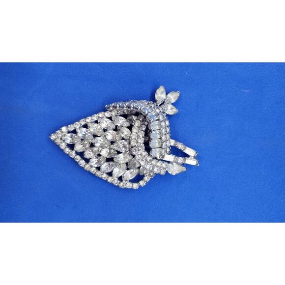 Vintage RARE Kramer NY Leaf Brooch Rhinestone Huge Layered Ribbons Signed - Picture 5 of 13